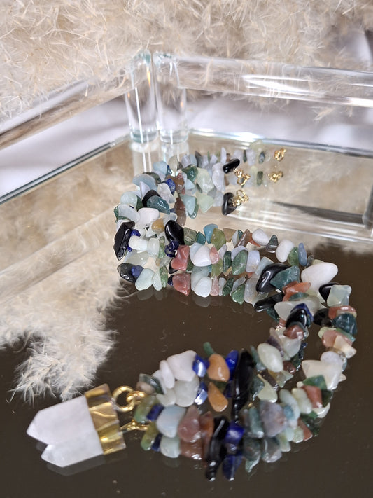 Collar artesanal  de piedras naturales, Cuarzos mixtos  y péndulo de Cuarzo Cristal natural